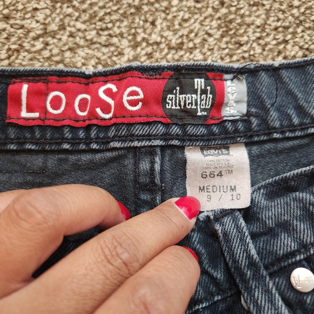 Vintage Levi Loose Silver Tab Jean Shorts Size 9/10 - Picture 3 of 6